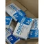Caja de suplementos Adenofrin, con iconos de seis ingredientes naturales, soporte para la próstata y confort urinario.