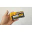 Rhino Gold: Hombre argentino tomando comprimidos
